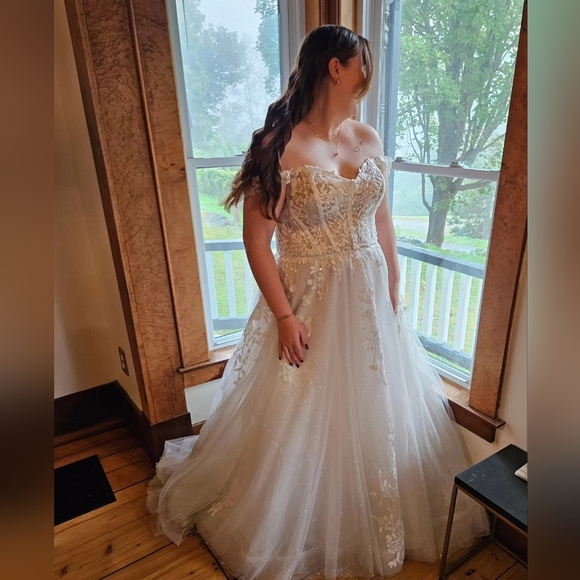 Harlem by Maggie Sottero Wedding Dress - Picture 10 of 16